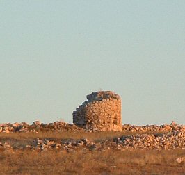 La torre, en el camino de Bordecorex